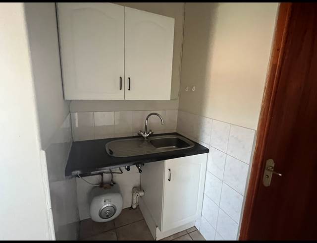 90M² OFFICE TO LET IN ALLEN'S NEK